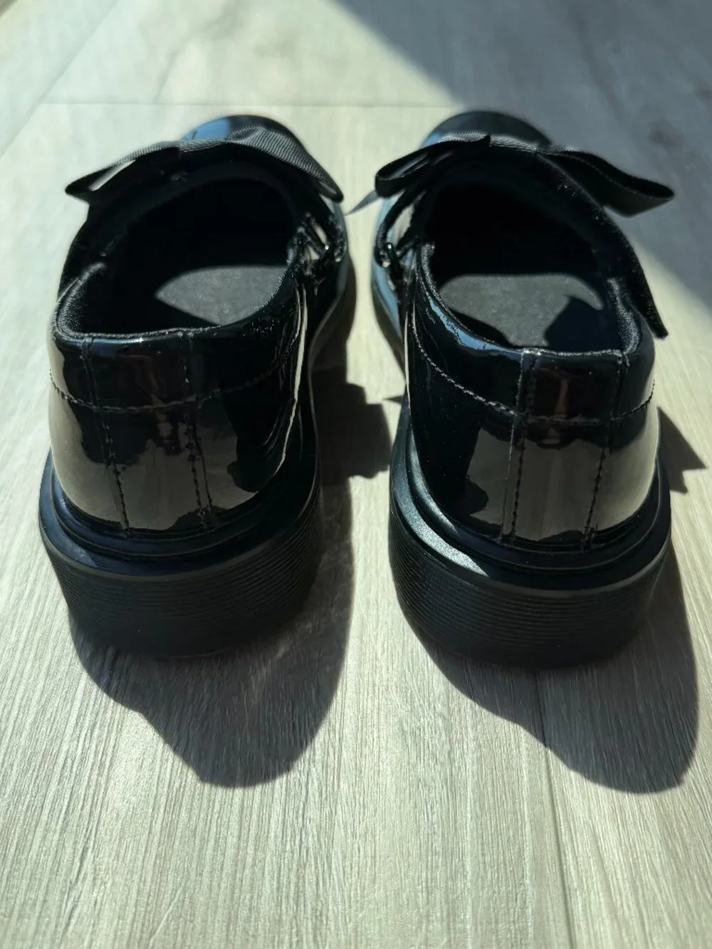Dr. Martens Maccy II Patent Leather Mary Jane – Big Kids US 2